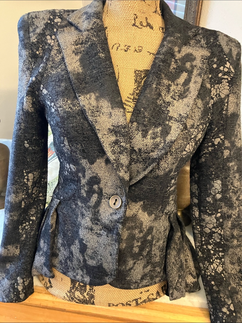 Alberto Makali Black & Gold Single-Button Blazer Gorgeous Design Sexy Layered S!